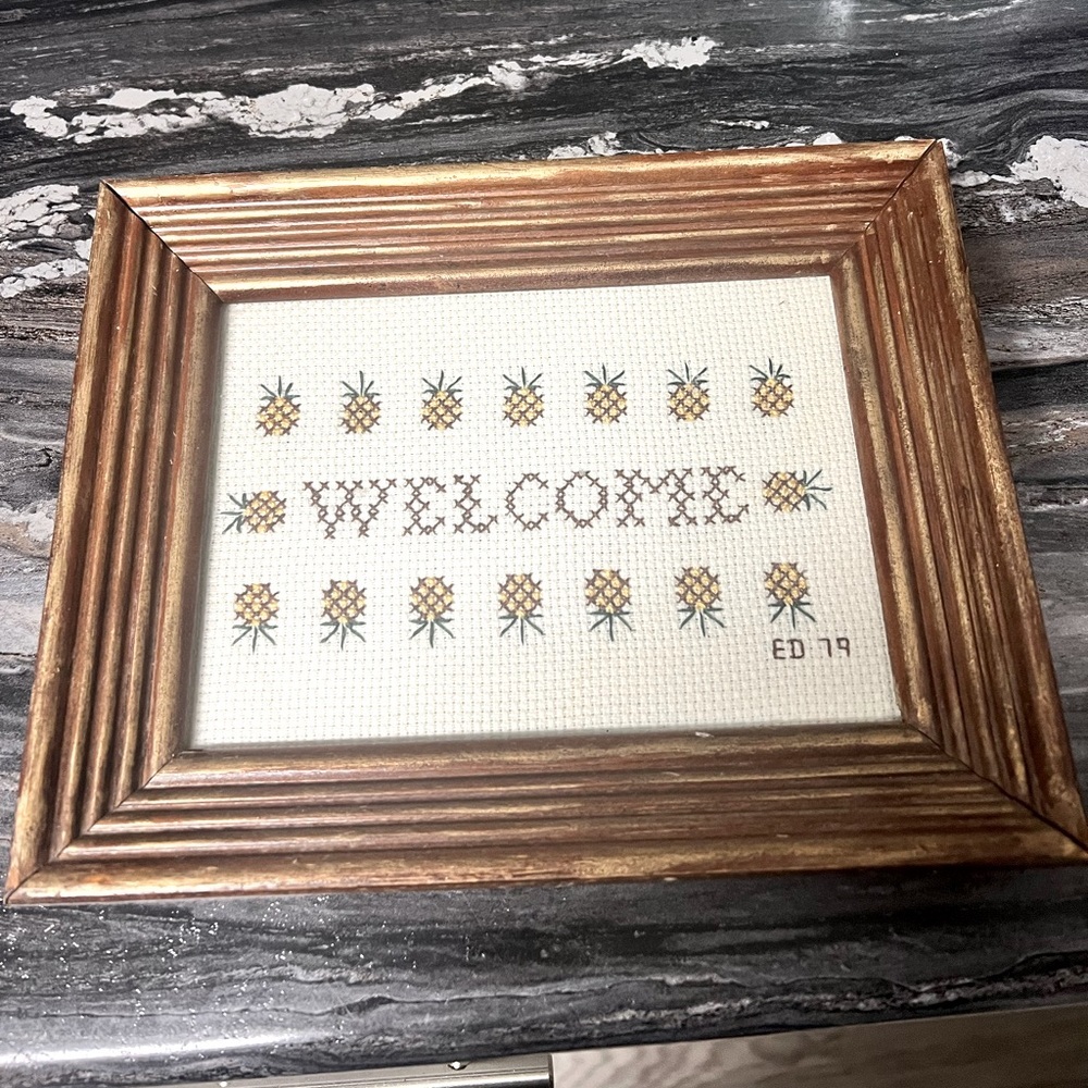 Vintage Embroidery Pineapple Welcome Sign